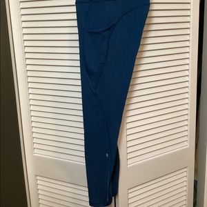 Lululemon-Nulux SHR run tight 7/8 Size 8